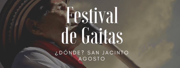 Músico adulto mayor con sombrero vueltiao tocando una gaita en el Festival de Gaitas de San Jacinto, Bolívar.
